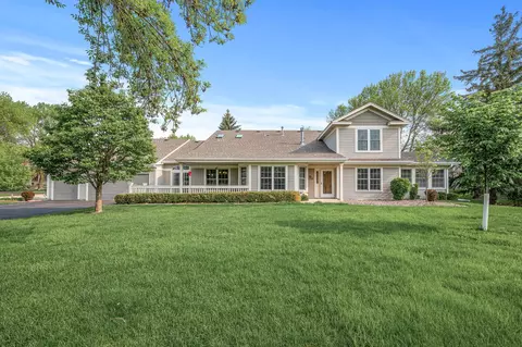1697 Kerry Ln, Woodbury, MN 55125