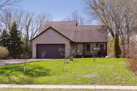 2509 Hazelwood St, Maplewood, MN 55109