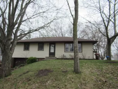 1805 Agate St, Maplewood, MN 55117