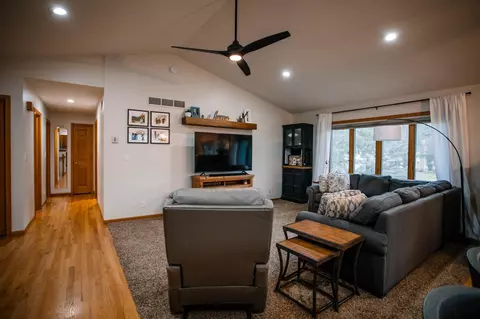 2201 9th Pl SW, Austin, MN 55912 photo 16