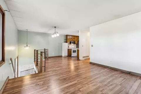 7532 Maplebrook Pkwy N, Brooklyn Park, MN 55445