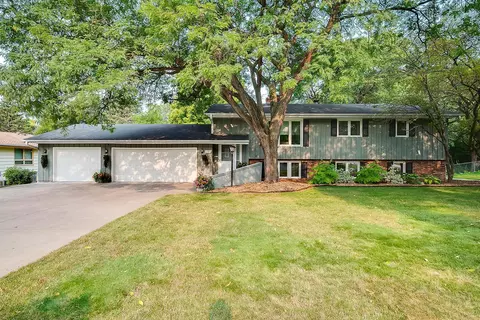 10100 Harrison Rd, Bloomington, MN 55437