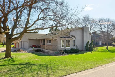 14613 Hallmark Dr, Apple Valley, MN 55124