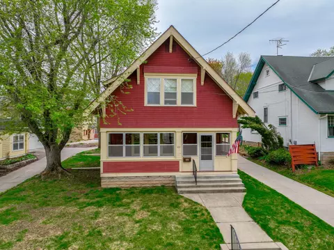 411 Pine St W, Stillwater, MN 55082