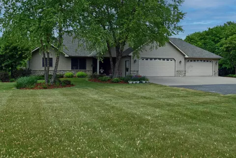 10544 258th St, Chisago City, MN 55013