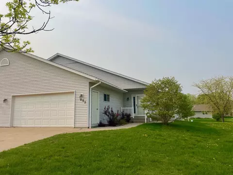 855 Cleveland Ave SW, Hutchinson, MN 55350