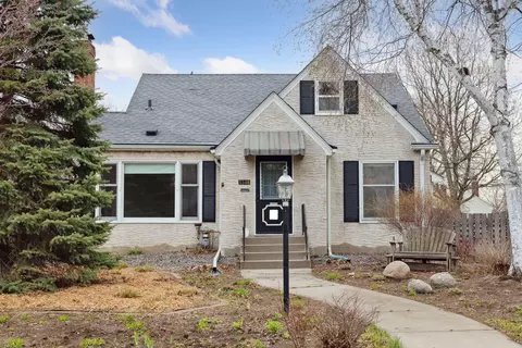 1346 Victoria St N, Saint Paul, MN 55117