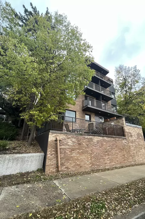 4430 W Lake Harriet Pkwy #204, Minneapolis, MN 55410