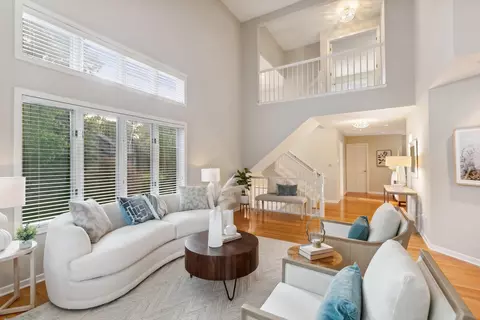 2233 Sherwood Ct, Minnetonka, MN 55305