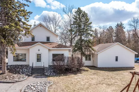 1310 N Front St, Crookston, MN 56716