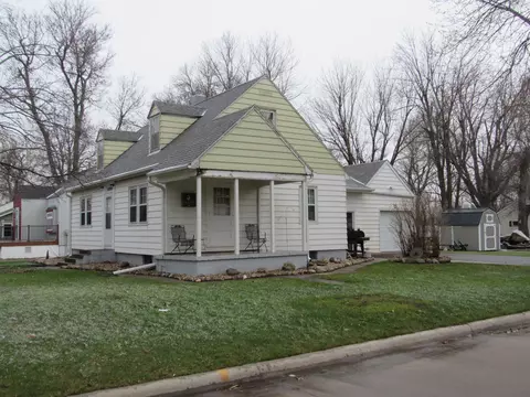 602 Woodcrest Ave, Worthington, MN 56187