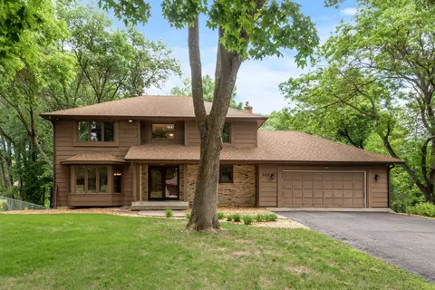5820 Oakview Ln N, Plymouth, MN 55442