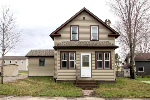 105 3rd St, Winthrop, MN 55396