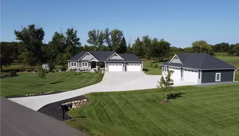 24368 101st St NW, Zimmerman, MN 55398