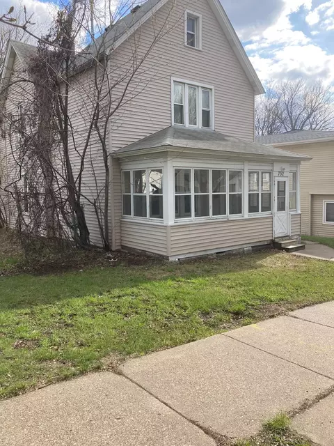 732 Case Ave, Saint Paul, MN 55106