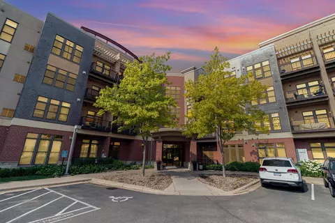 150 E Travelers Trl #117, Burnsville, MN 55337