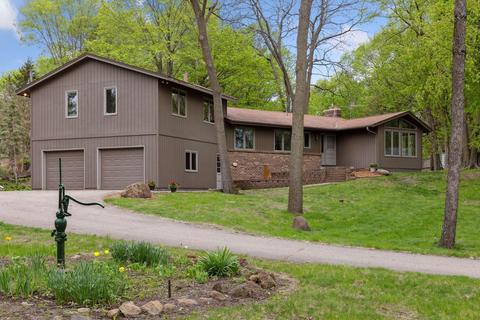 18150 Berry Ln, Deephaven, MN 55391