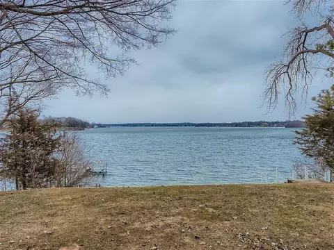 95 Crabapple Ln, Tonka Bay, MN 55331