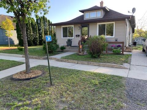 314 King St N, Backus, MN 56435