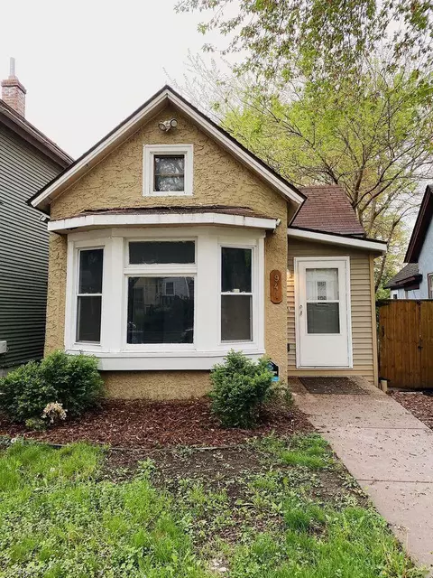 941 Greenbrier St, Saint Paul, MN 55106