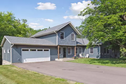 614 Glencoe Rd, Excelsior, MN 55331
