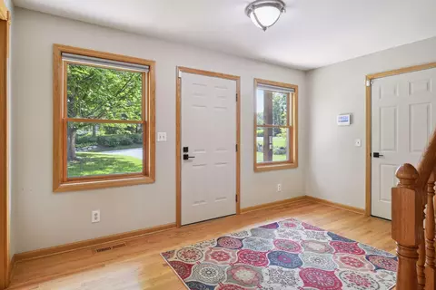 614 Glencoe Rd, Excelsior, MN 55331 photo 2