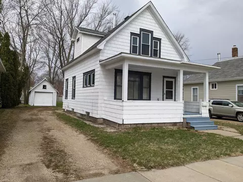 105 6th St NW, Austin, MN 55912