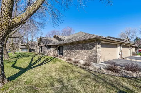13136 Gemstone Ct, Apple Valley, MN 55124