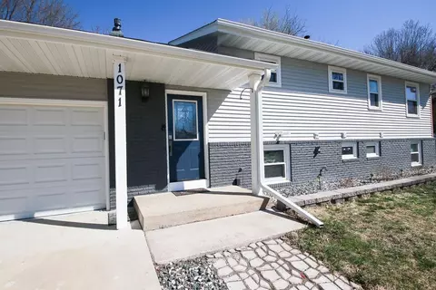 1071 Lowell Dr, Apple Valley, MN 55124