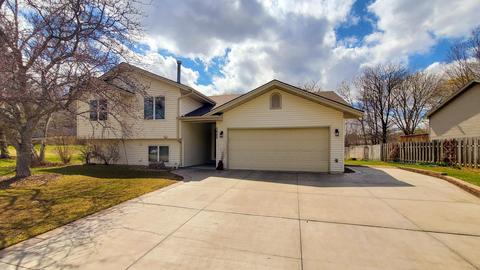 5682 126th St W, Apple Valley, MN 55124