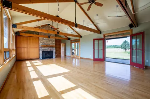 9680 Prairie Rd, Cannon Falls, MN 55009