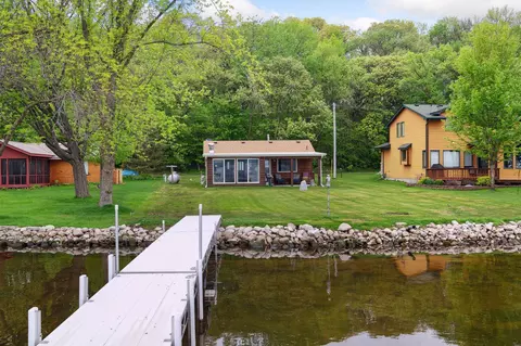 7278 Green Lake Shore Dr, Princeton, MN 55371