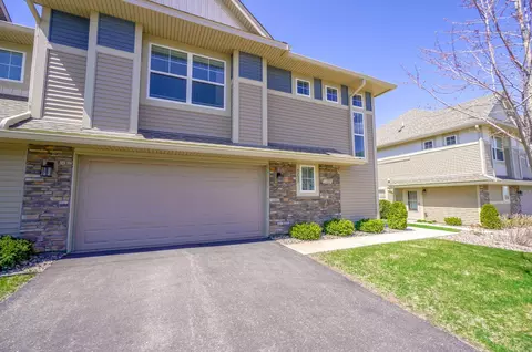 9757 5th Street Ln N, Lake Elmo, MN 55042