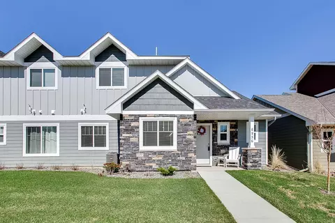 6956 Lancaster Way NE, Albertville, MN 55301