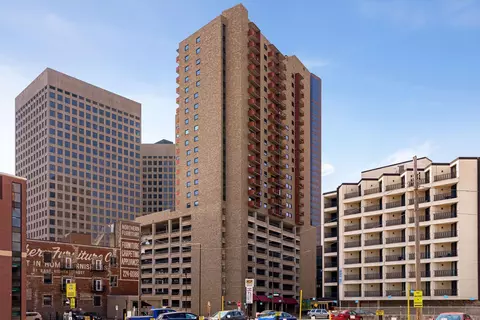 66 9th St E #2202, Saint Paul, MN 55101