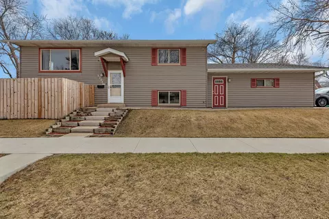 3204 9th St N, Saint Cloud, MN 56303