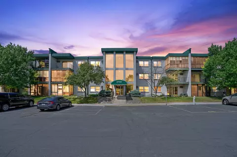 2720 Dale St N #C209, Roseville, MN 55113