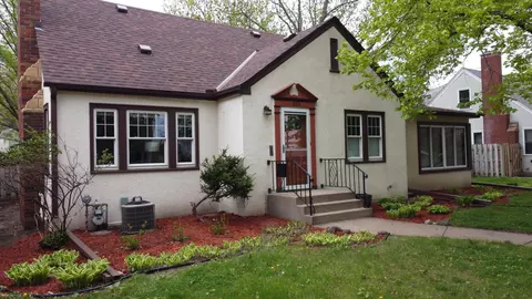 1804 Cottage Ave E, Saint Paul, MN 55119