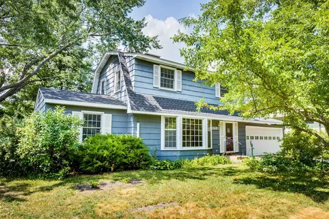 2697 Riviera Dr S, White Bear Lake, MN 55110