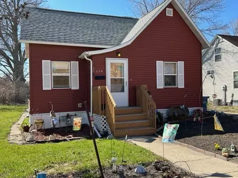 614 S State St, Waseca, MN 56093