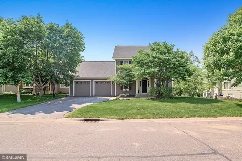 2690 Snowdrift Cir E, Maplewood, MN 55119