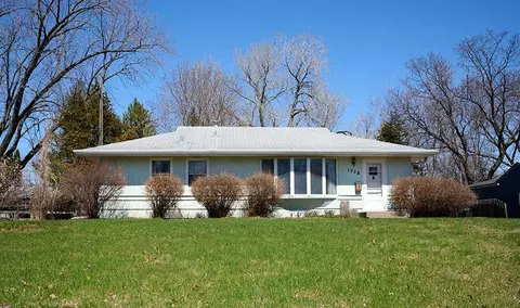 1718 W 85th St, Bloomington, MN 55431