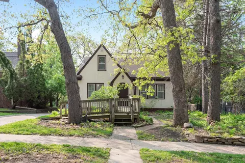2342 Commonwealth Ave, Saint Paul, MN 55108