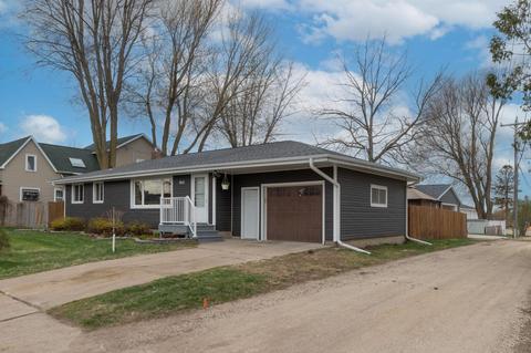 120 5th St NW, Plainview, MN 55964