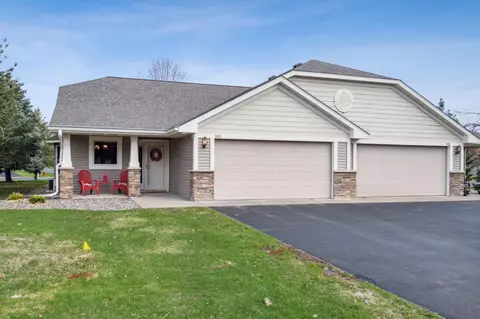 980 Keystone Ct N #1, Hudson, WI 54016