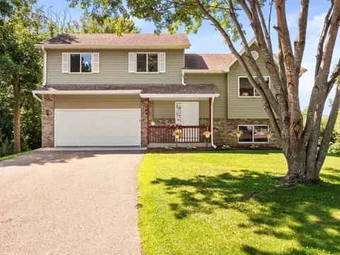 13765 Foxhill Ave N, Hugo, MN 55038