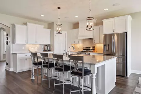 6741 Lakeview Cir NE, Albertville, MN 55301