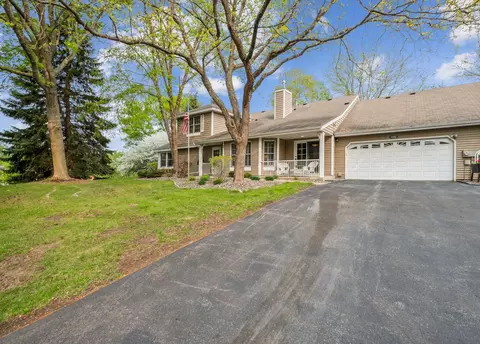 14762 Oak Run Ln, Burnsville, MN 55306