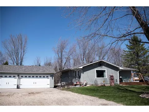 51714 270th St, Austin, MN 55912