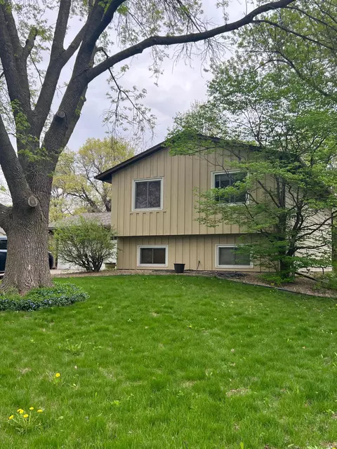 13613 Irving Ave S, Burnsville, MN 55337
